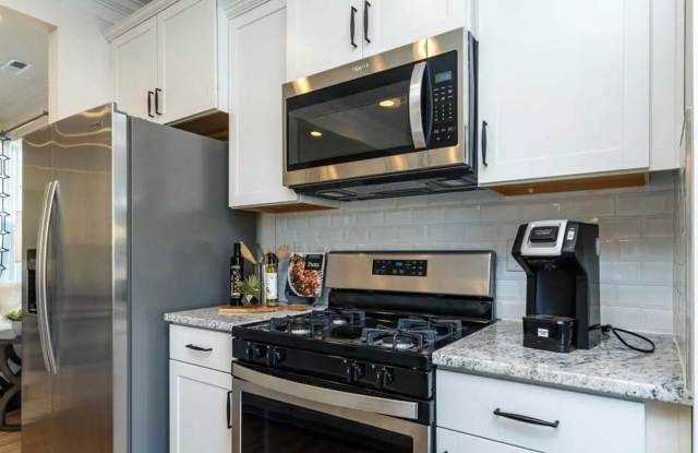 Room in 3 Bedroom Townhome at Scholar Dr photos photos