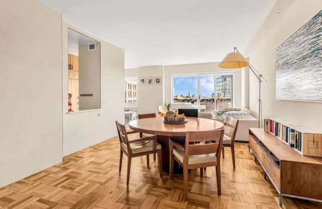 60 East 8th Street Gallery 3