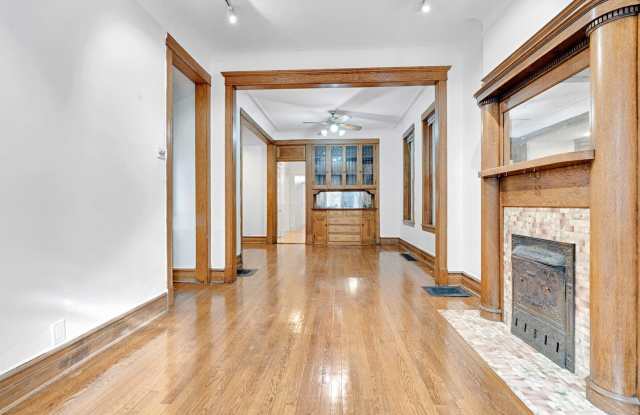 2439 N Seminary Avenue Gallery 4