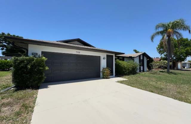 3 bedroom 2 bathroom Cape Coral home photos photos