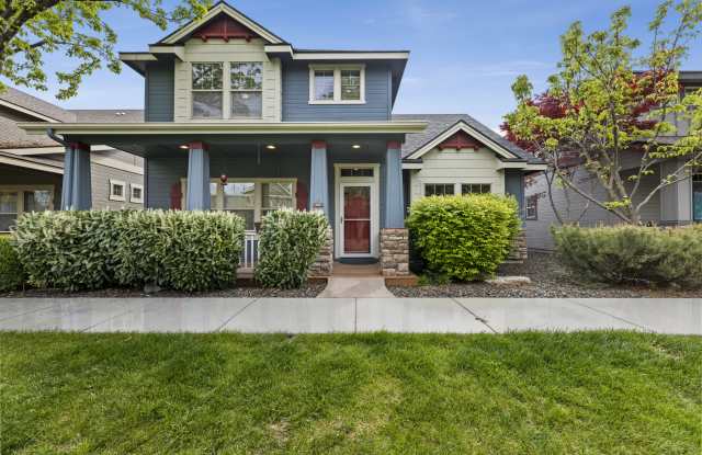 922 East Winding Creek Drive Gallery 1