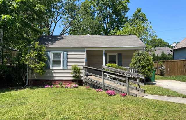 2 Bedroom Home in Plaza Hills! - 2831 Florida Avenue, Charlotte, NC 28205