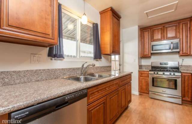 18941 Vose St - 18941 Vose Street, Los Angeles, CA 91335