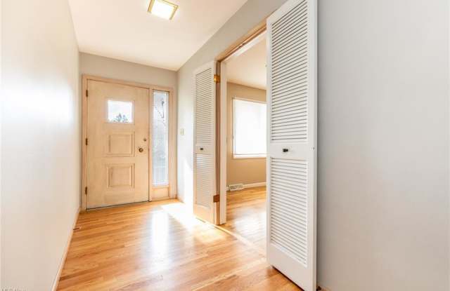 24761 Maidstone Ln Gallery 2