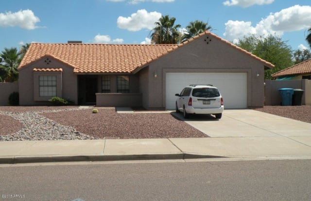 5637 E PARADISE Lane - 5637 East Paradise Lane, Phoenix, AZ 85254