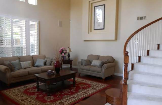 Gorgeous Home For Rent Gallery 3