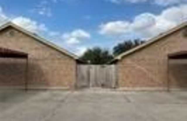 1501 W Carmen Avenue photos photos