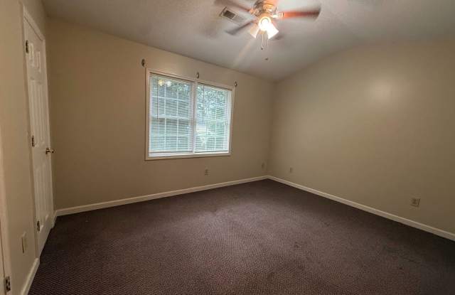 Cross Creek (Creekside Drive) Gallery 1