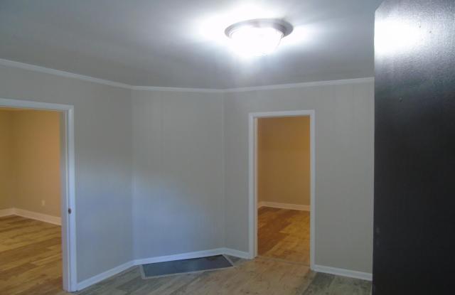 511 Oshaughnessy Avenue Gallery 4