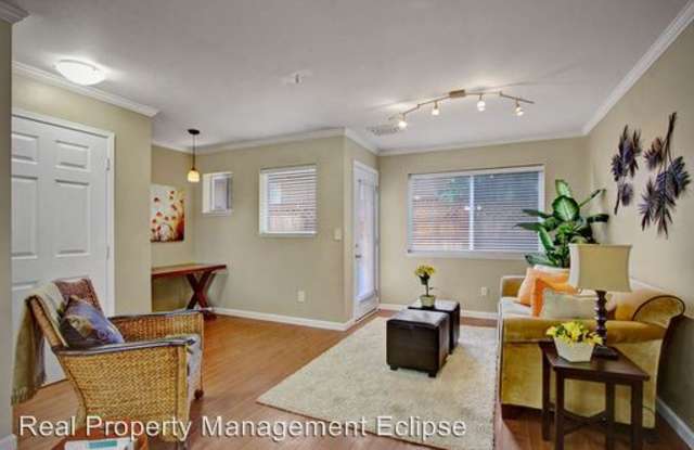 10556 Midvale Ave N #101 Gallery 3