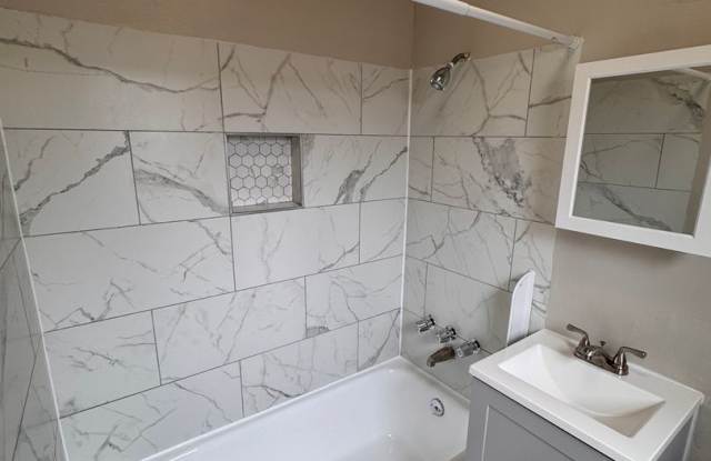 Crenshaw Apts LLC photos photos