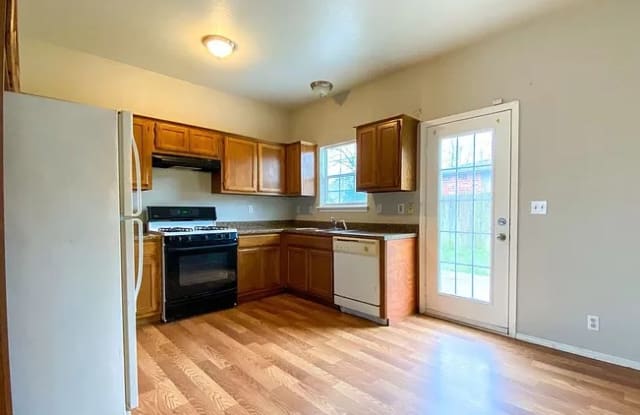 9132 E 24th St - 9132 East 24th Street, Tulsa, OK 74129