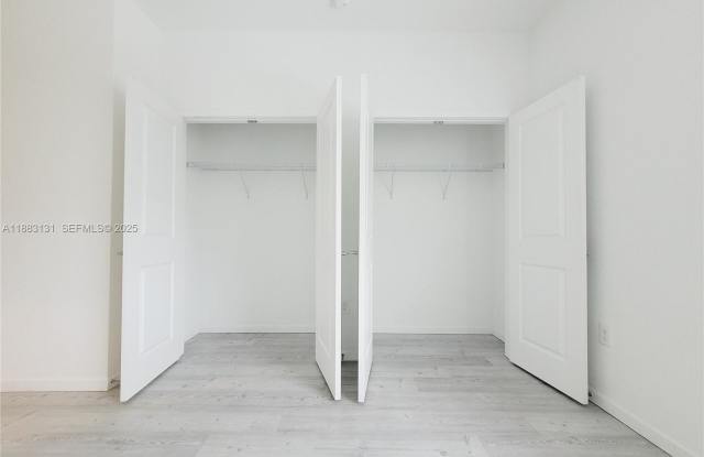 541 Northeast 4th Lane Gallery 3