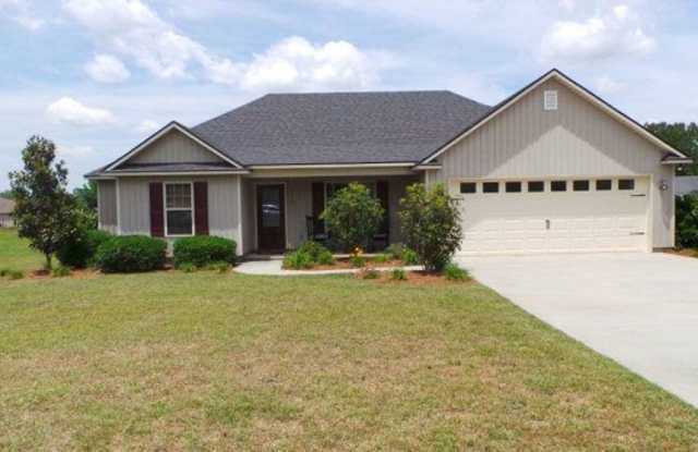 Modern Elegance Meets Spacious Comfort: 4BD/2BA Home with 2-Car Garage photos photos