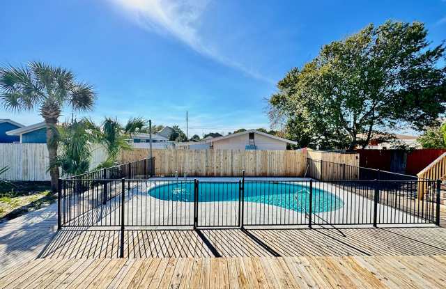 Recently Renovated 3/2 DW Manufactured Home in Laguna Beach. Pool! photos photos