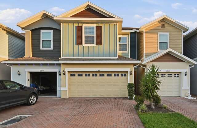 Well laid out 3 BDS/ 2.5 Bths Townhome with many upgrades centrally located! Gallery 1