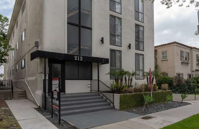 212 S Arnaz Dr photos photos