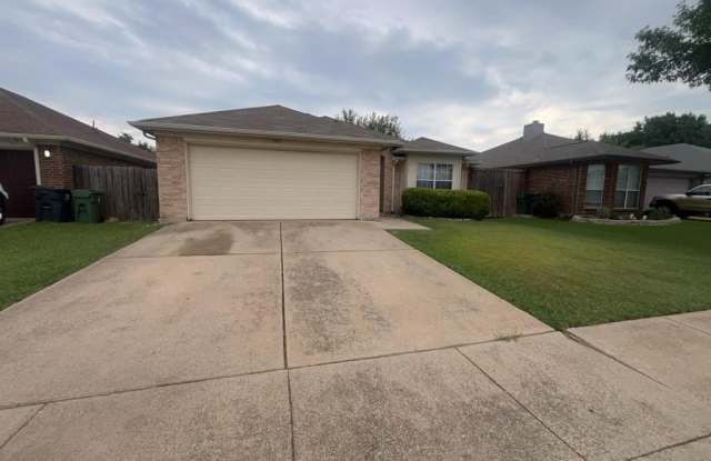 7009 Snowivy Court - 7009 Snowivy Court, Arlington, TX 76001 7009 Snowivy Court - 7009 Snowivy Court, Arlington, TX 76001