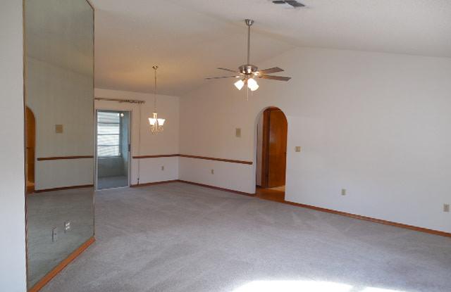 8133 Shalom Dr Gallery 2