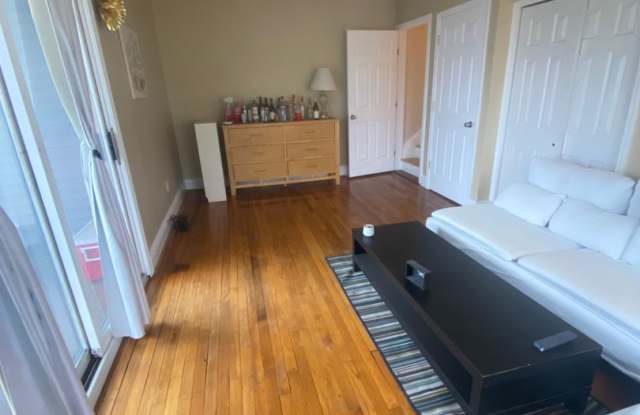 Nicely renovated 3 bed near Union Square in Somerville! photos photos