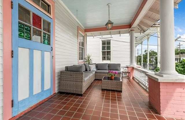 2641 URSULINES Avenue photos photos