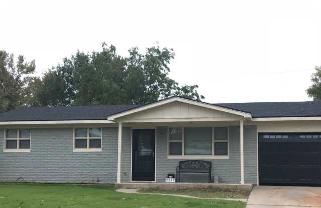 3 Bedroom, 1 Bathroom Home with attached garage - 5919 Rosewood Drive, Great Bend, KS 67530