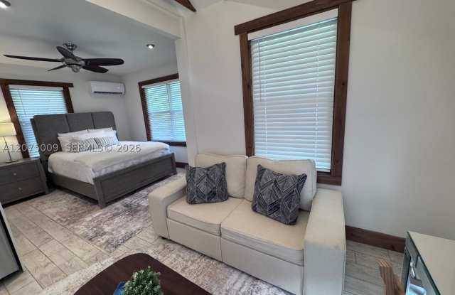 2883 SW 32nd Ct Gallery 4