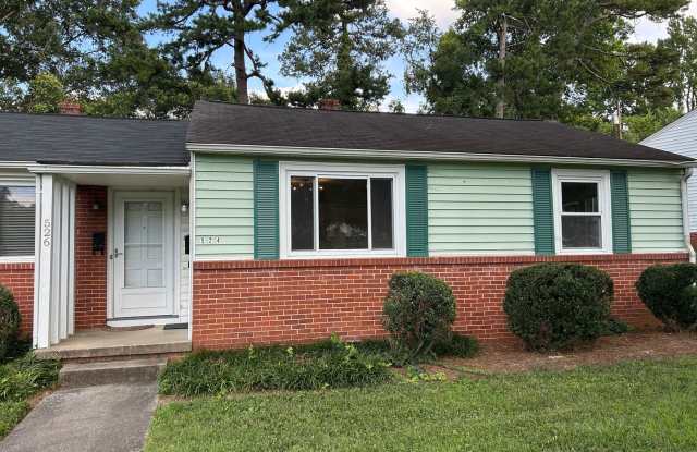 Updated 2 bedroom/ 1 bathroom condo located in a Sunset Hills community of Greensboro Gallery 4