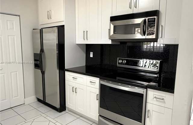 11311 SW 203rd Ter photos photos