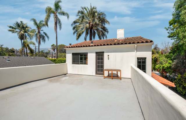Highly Desirable 2bed/2.5bath in Wonderful Santa Barbara Location! Gallery 4