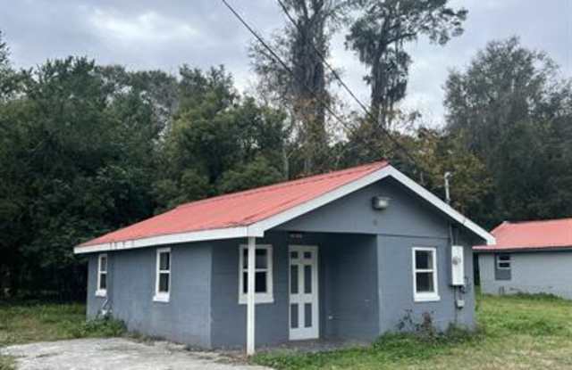 6 Lenox Court - 6 Lenox Court, DeLand Southwest, FL 32720