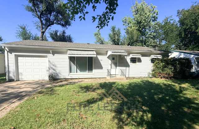 AVAILABLE NOW 5706 SW 15th St, Topeka, KS 66604 photos photos