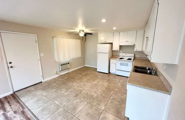 9906 Buena Vista Drive - A Gallery 2
