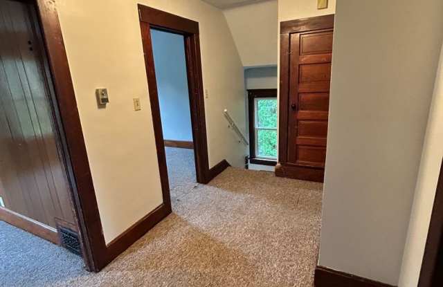 Two bedroom, upstairs duplex Gallery 3