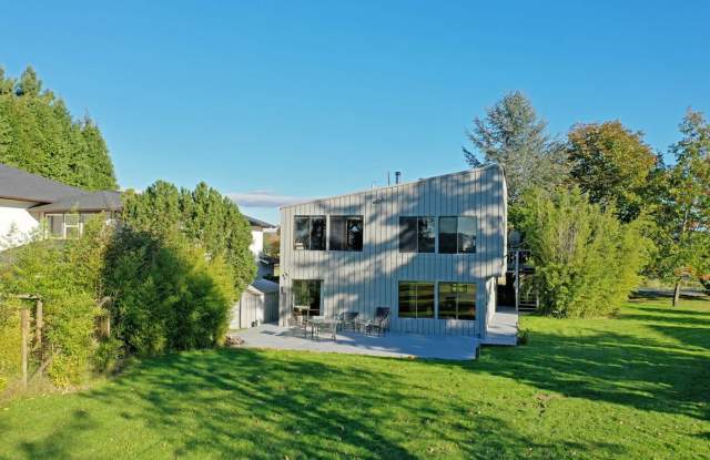 Contemporary Beach Front Home on Puget Island - 195 Ostervold Road, Puget Island, WA 98612