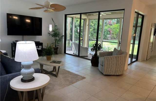 7048 Pelican Bay Blvd Gallery 3