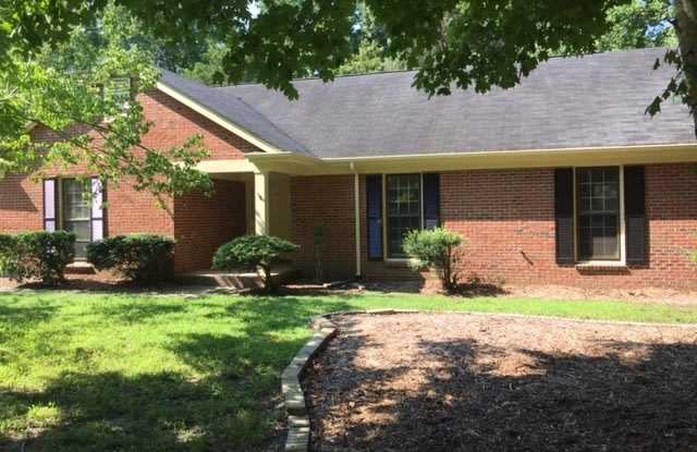 Like New Home Near Sisky YMCA - 1826 Watlington Drive, Charlotte, NC 28270