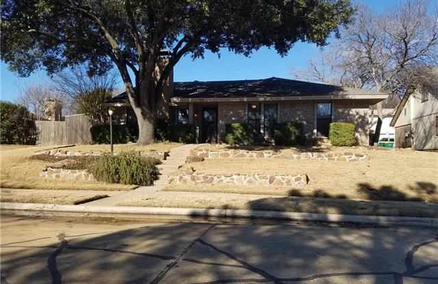 761 Holly Oak Drive - 761 Holly Oak Drive, Lewisville, TX 75067