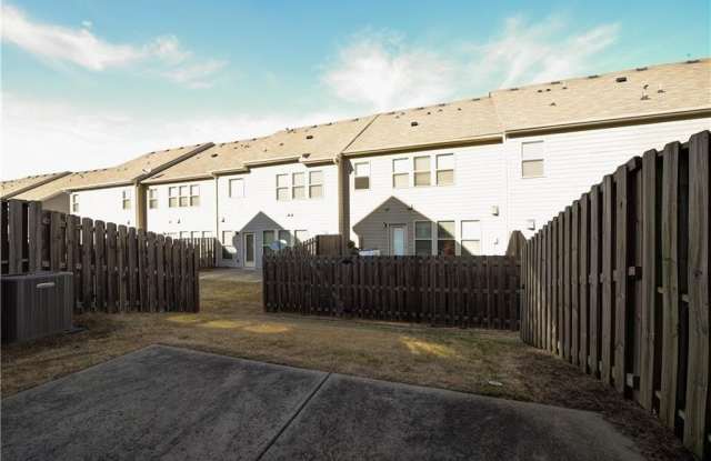 1226 Fischer Trace Gallery 3
