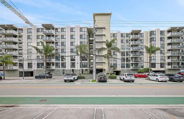 9800 W Bay Harbor Dr Gallery 1