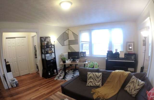 Two Bedroom with Heat on GL-B Comm Ave Brighton photos photos Two Bedroom with Heat on GL-B Comm Ave Brighton photos photos