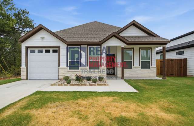 Modern 3-Bedroom Home Near Lake Granbury MOVE-IN SPECIAL Gallery 1