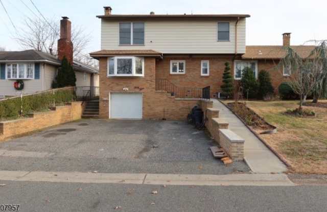 33 Fournier Crescent photos photos