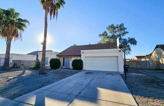 Updated Peoria Home with Modern Finishes - 7027 West Cherry Hills Drive, Peoria, AZ 85345