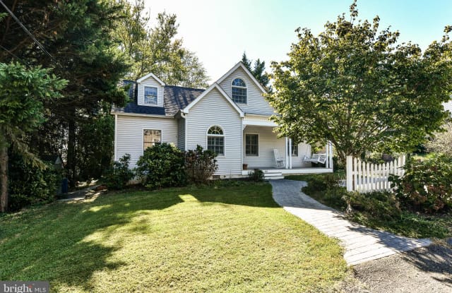 110 WILMAR PLACE NW - 110 Wilmar Place Northwest, Vienna, VA 22180