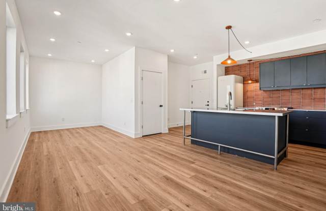 2456 Frankford Avenue Gallery 2