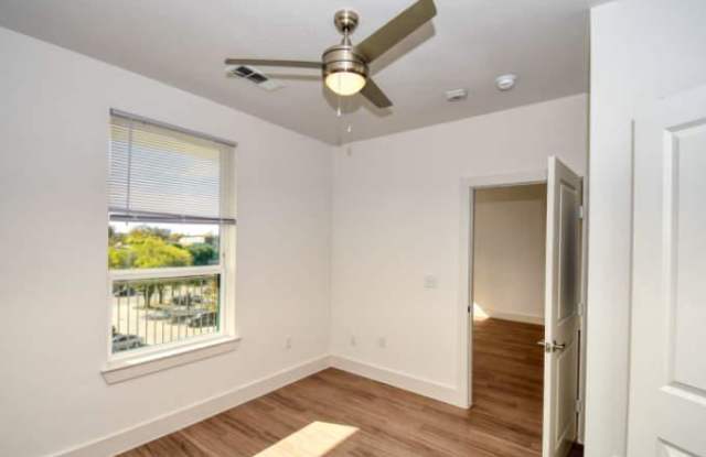 1638 E 2nd St, #3018 photos photos