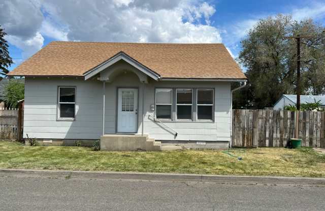 1120 1/2 Folsom Ave - 1120 Folsom Avenue, Yakima, WA 98902