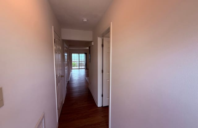 3 Bedroom 2.5 Half Bath Townhouse Gallery 4