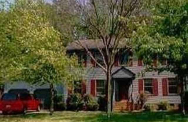 202 Admiral Court photos photos